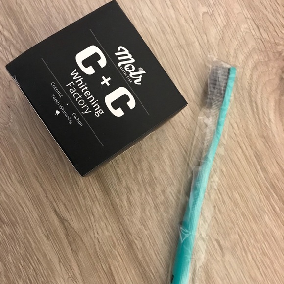 Charcoal teeth whitening - Picture 1 of 1